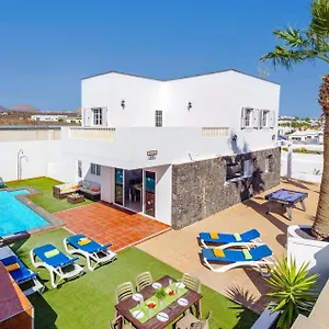 villa-sol-lanzarote-by-villa-plus.puertodelcarmen-hotels.org/